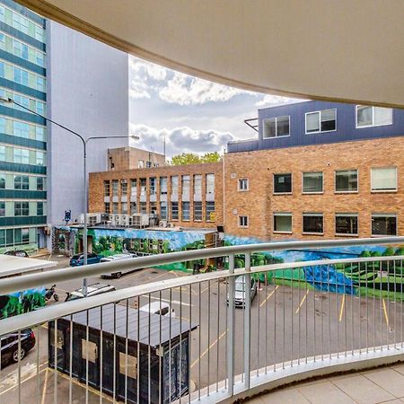 Dana-Spacious Private Room In Shared 2-Bedroom Apartment-1 كنبرا المظهر الخارجي الصورة
