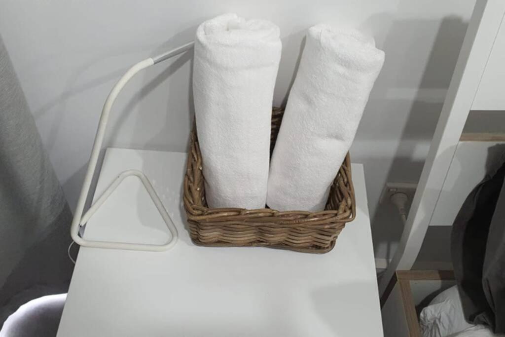 Dana-Spacious Private Room In Shared 2-Bedroom Apartment-1 كنبرا المظهر الخارجي الصورة