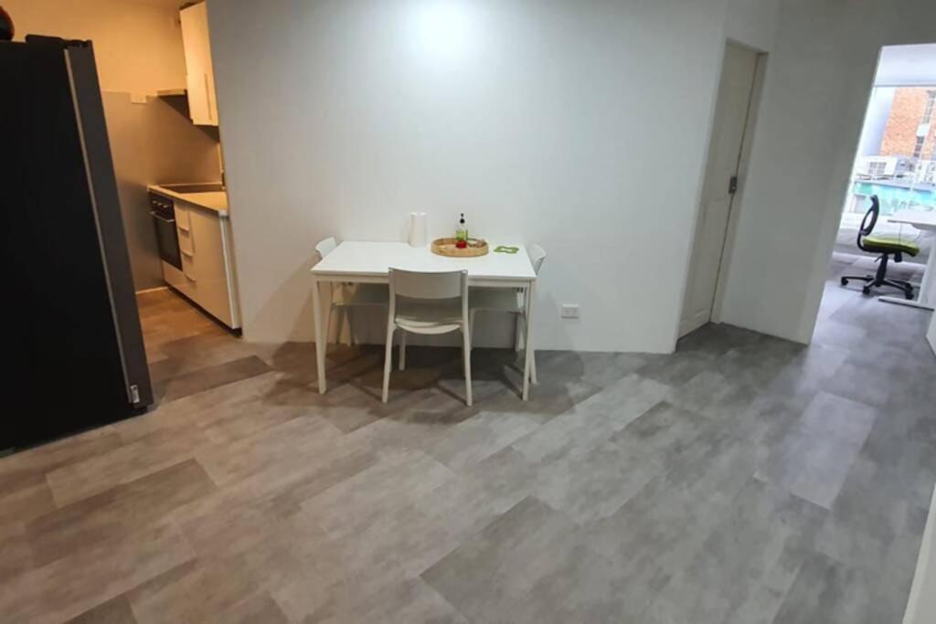 Dana-Spacious Private Room In Shared 2-Bedroom Apartment-1 كنبرا المظهر الخارجي الصورة